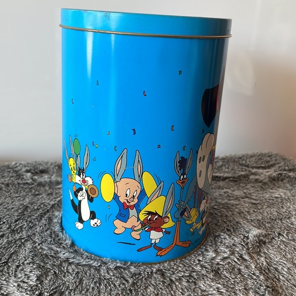Collectible Bugs Bunny 50th Anniversary Brachs Tin (Empty) - Picture 4 of 13
